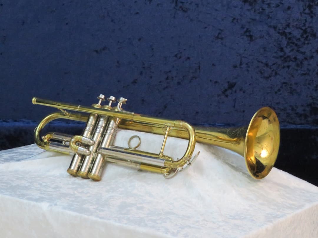 Conn Victor Two Tone Trumpet 1950's Serial #679844 Conn Victor Two Tone Trumpet 1950's Serial #679844