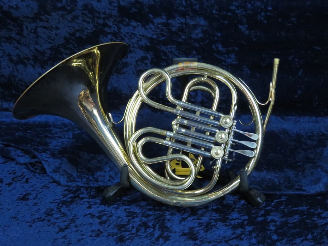 Holton Collegiate Single F French Horn Serial #389212 Holton Collegiate Single F French Horn Serial #389212