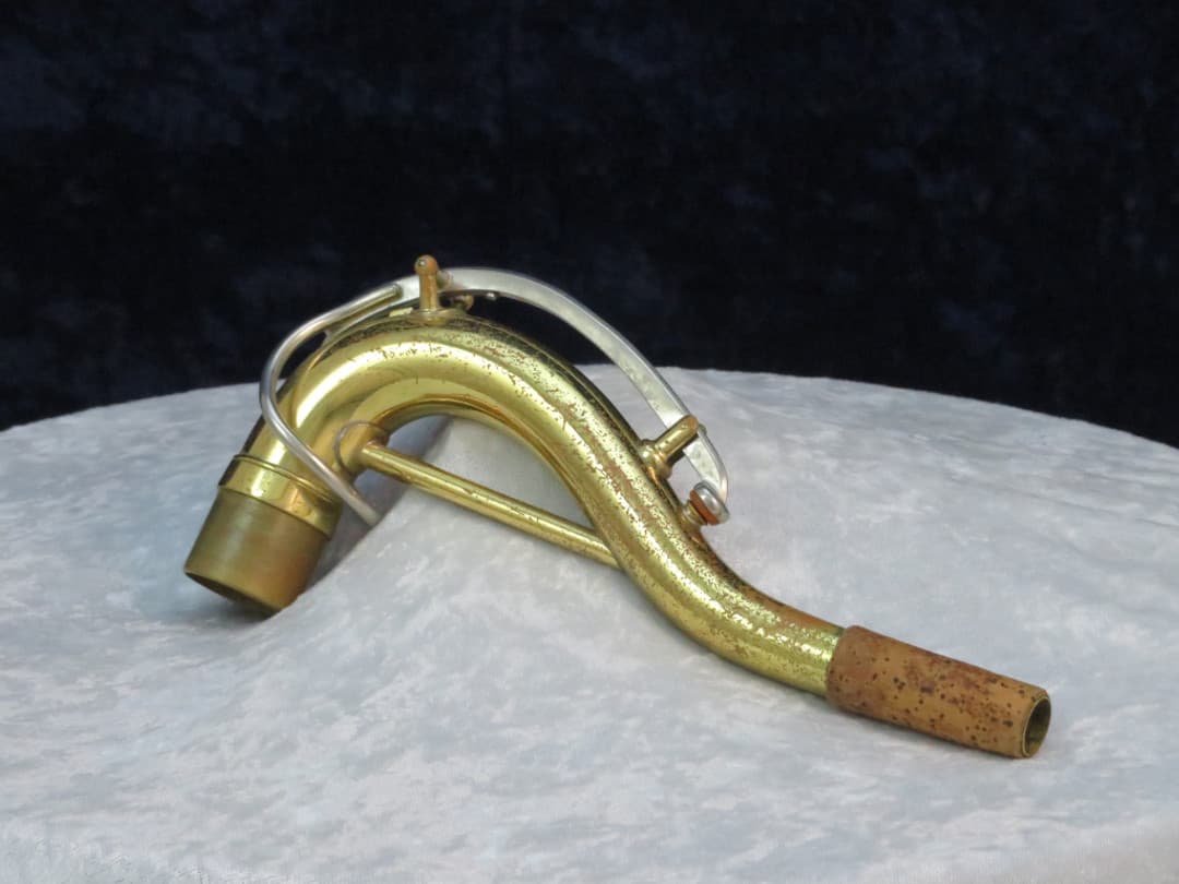 Buescher 400 Tenor Saxophone Neck Serial #450211 Buescher 400 Tenor Saxophone Neck Serial #450211