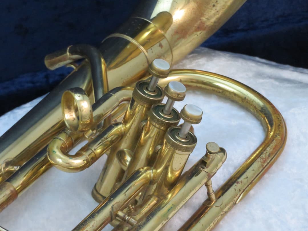 Holton Collegiate 3 Valve F Bell Front Alto Horn 1964 Serial #377522 Holton Collegiate 3 Valve F Bell Front Alto Horn 1964 Serial #377522